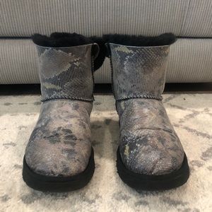 Women’s UGG Boots Snakeskin Short Size 7